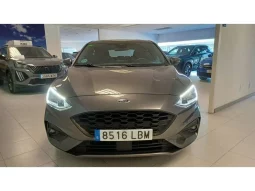 
										Ford Focus ST-Line Ecoboost full									