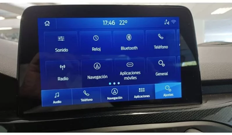 
								Ford Focus ST-Line Ecoboost full									