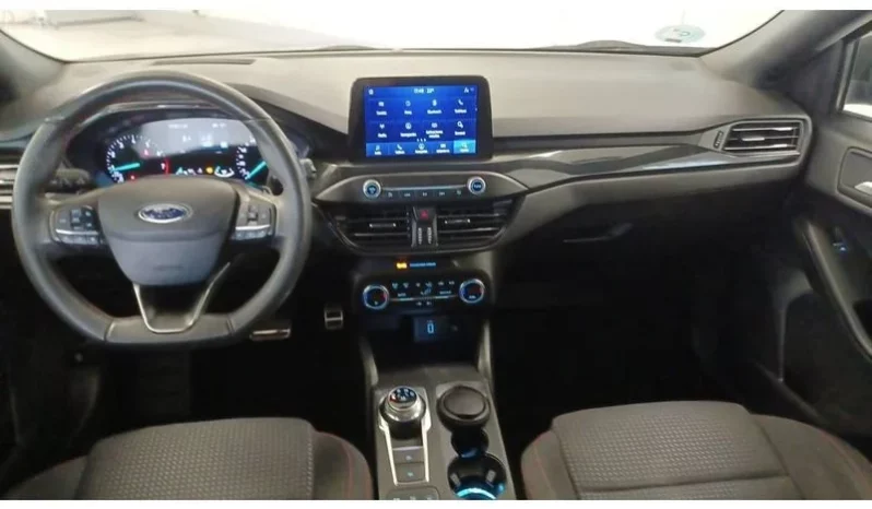 
								Ford Focus ST-Line Ecoboost full									