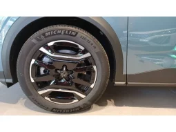 
										Peugeot E-3008 Allure full									