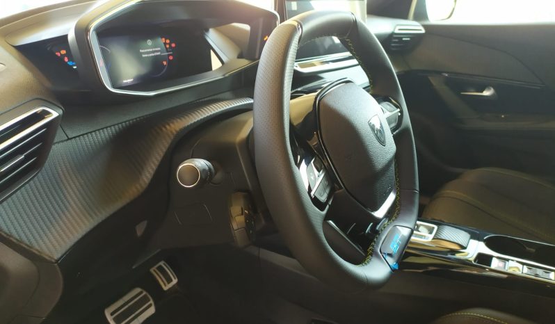 
								Peugeot E-2008 GT full									