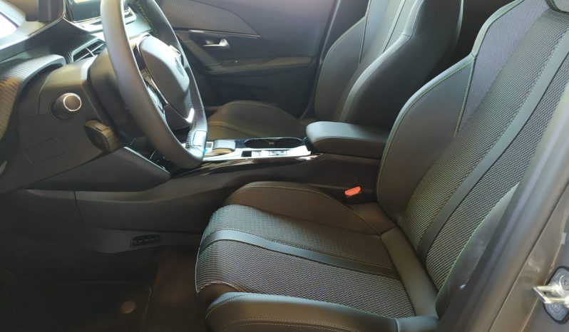 
								Peugeot E-2008 GT full									