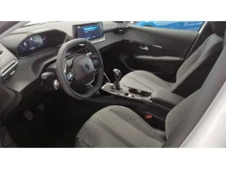 
										Peugeot 208 Allure full									