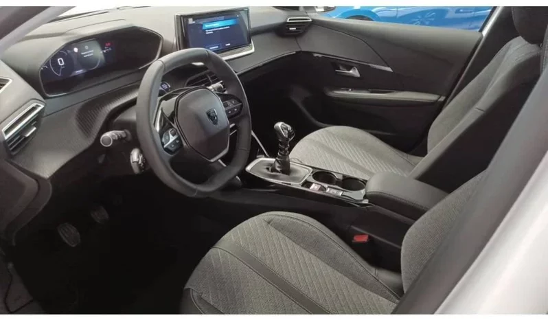 
								Peugeot 208 Allure full									