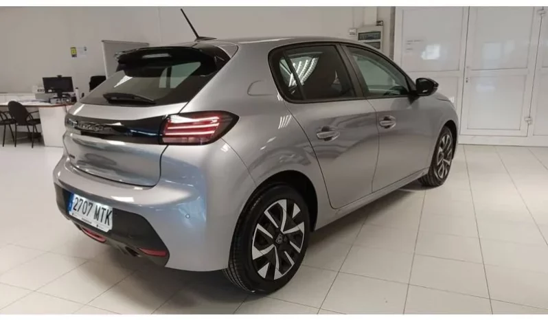 
								Peugeot 208 Active 75cv full									