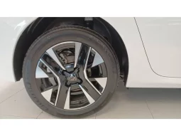 
										Peugeot 208 Allure full									