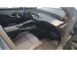 
										Peugeot E-3008 Allure full									