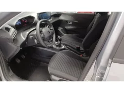 
										Peugeot 208 Active 75cv full									