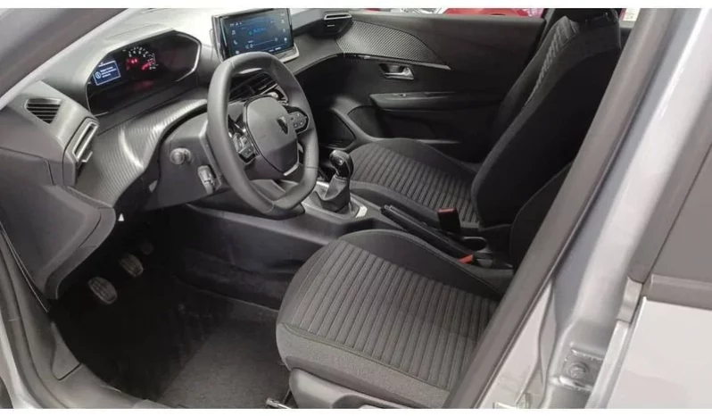 
								Peugeot 208 Active 75cv full									